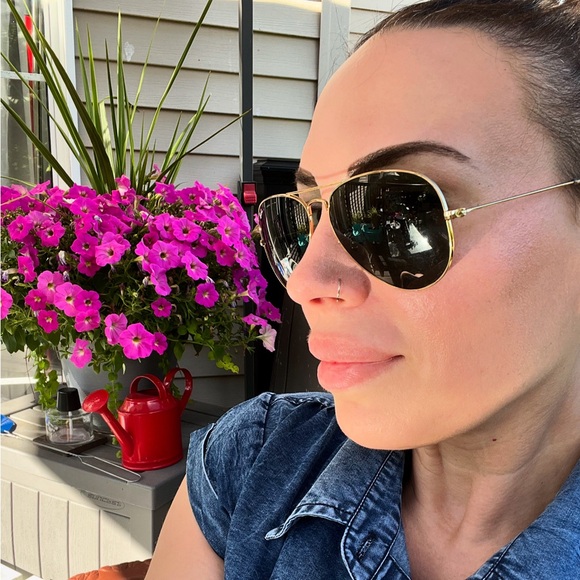 Meet your Posher, Melissa - Picture 2 of 2